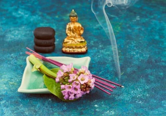 What Is The Difference Between Essential Oils And Aromatherapy Oils